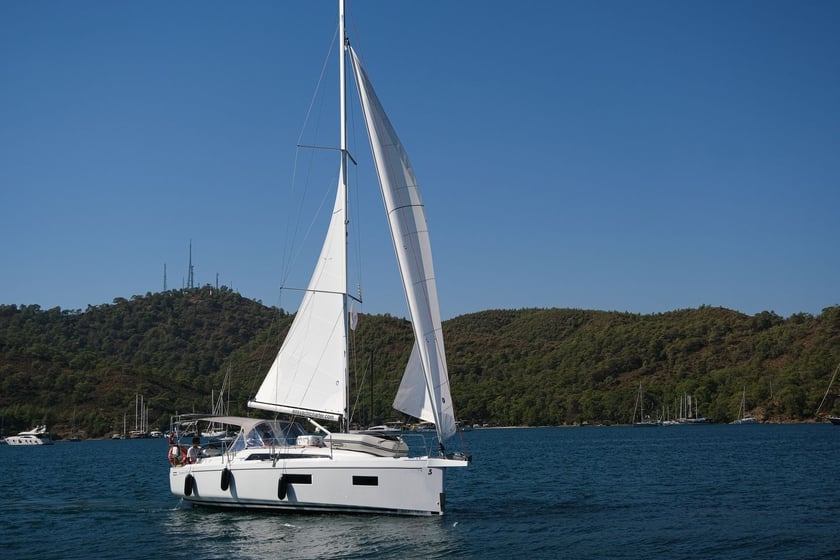 Fethiye Velero Cabina 2  4  literas 4  invitados 10.77 m Número de anuncio: #22200
