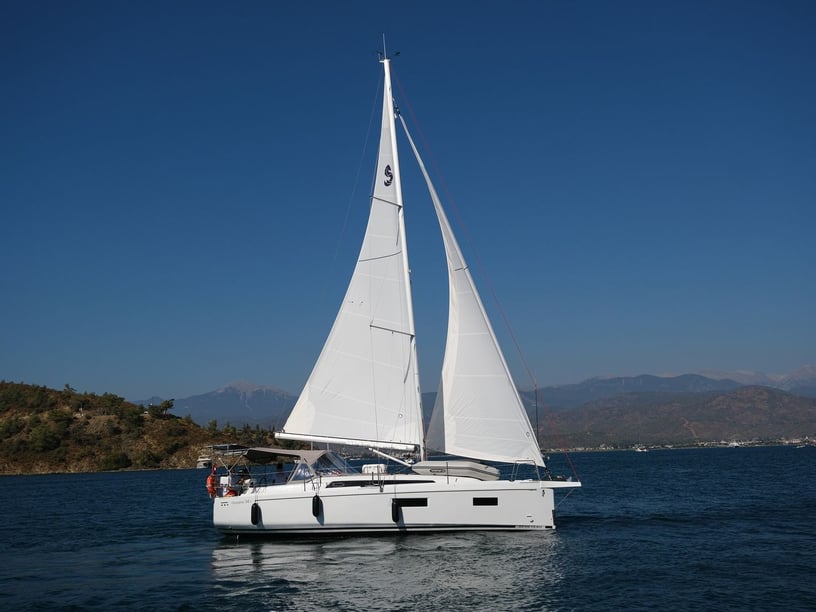 Fethiye Velero Cabina 2  4  literas 4  invitados 10.77 m Número de anuncio: #22200 2