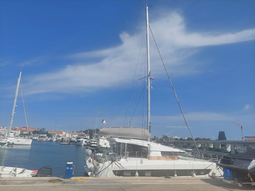 Zadar Catamaran 6 cabin 10 berths 10 guests 12.08 m Listing Number: #22223 5