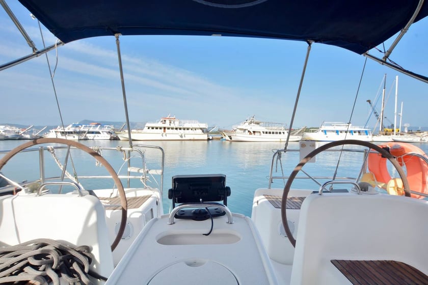 Corfú Velero Cabina 3  6  literas 8  invitados 11.82 m Número de anuncio: #22224 4