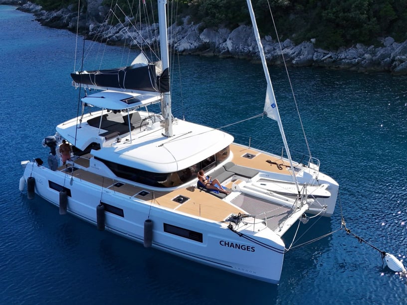 Dubrovnik Catamaran 3 cabin 10 berths 12 guests 13.99 m Listing Number: #22234