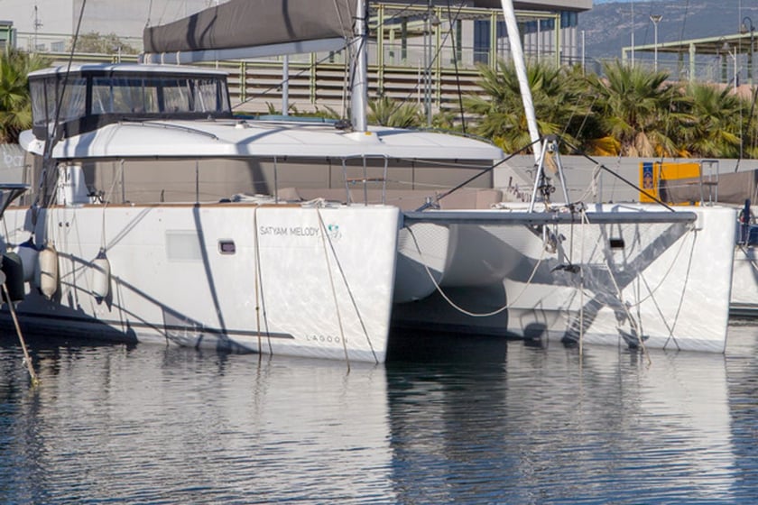 Athens Catamaran 6 cabin 10 berths 10 guests 13.96 m Listing Number: #22260