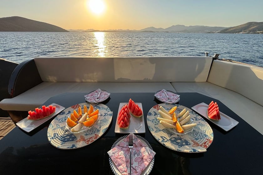 Bodrum Motoryat   Seyir 8 kişi 14 m İlan No: #22297 3