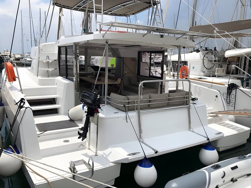 Preveza Catamaran 4 cabin 8 berths 8 guests 12.37 m Listing Number: #223
