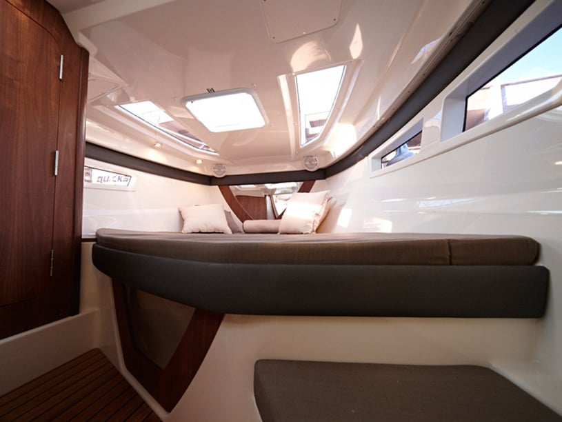 Palma de Mallorca Motorboat 1 cabin 1 berths 9 guests 8.29 m Listing Number: #22300 2