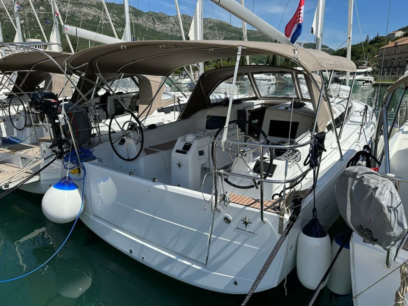 Dubrovnik Barca a vela cabina 3  cuccette 8  8  ospiti 12.35 m Numero dell'inserzione: #22325