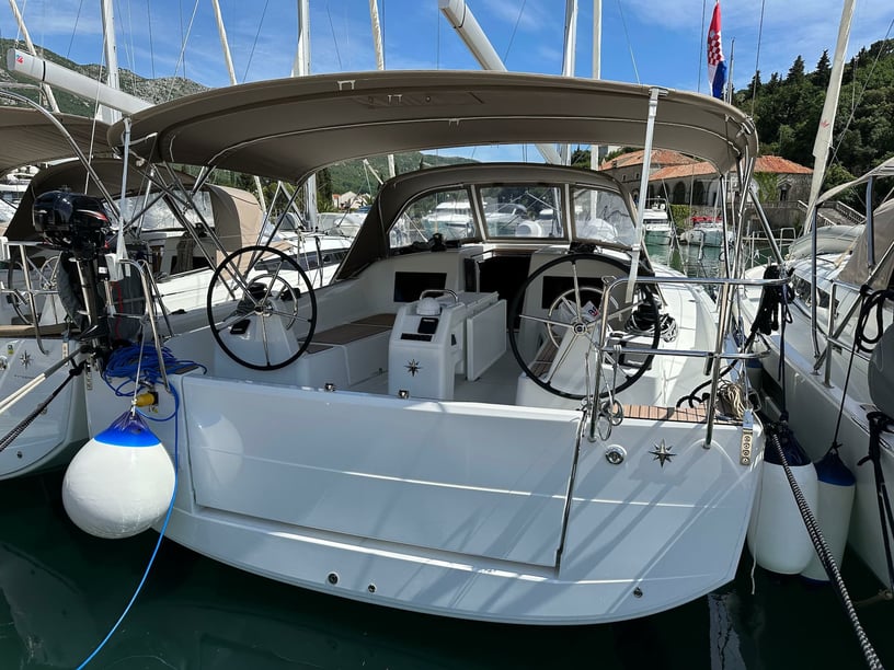 Dubrovnik Barca a vela cabina 3  cuccette 8  8  ospiti 12.35 m Numero dell'inserzione: #22325 3