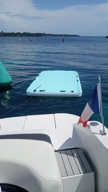 Cannes Yate a motor Cabina 1  1  literas 9  invitados 8.6 m Número de anuncio: #22335 5