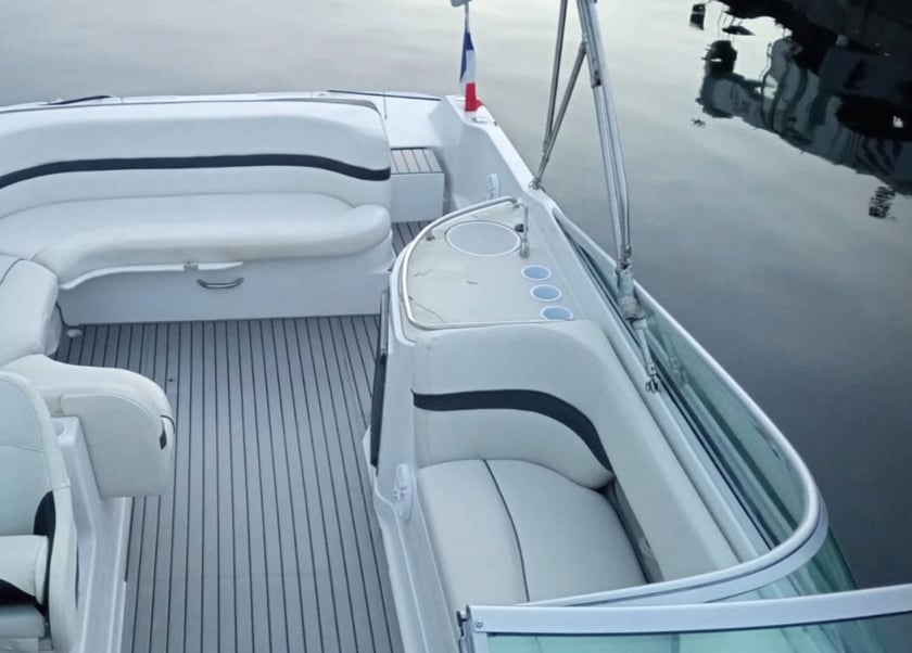 Cannes Yate a motor Cabina 1  1  literas 9  invitados 8.6 m Número de anuncio: #22335 4