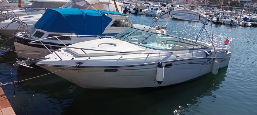 Cannes Yate a motor Cabina 1  1  literas 9  invitados 8.6 m Número de anuncio: #22335