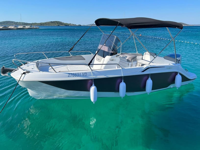 Vodice Motorboat   7 guests 6.15 m Listing Number: #22347