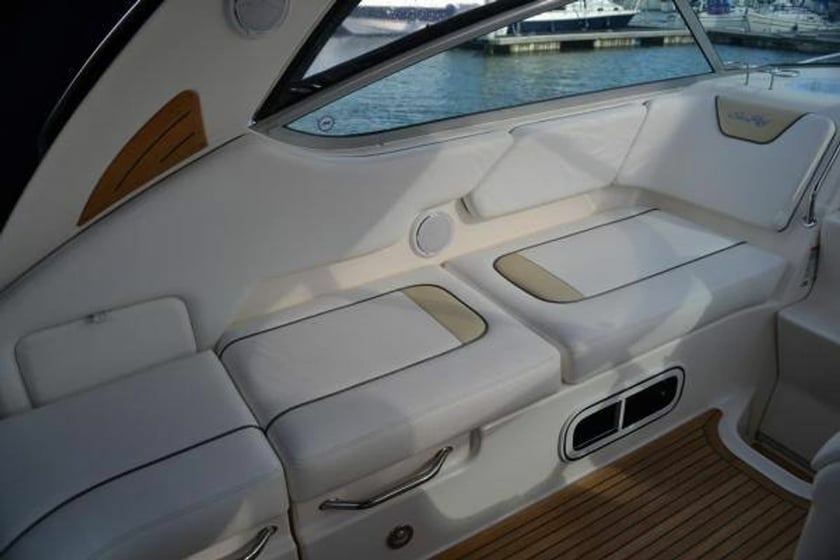 Motorboat 1 cabin 2 berths 8 guests 10.14 m Listing Number: #22350 3