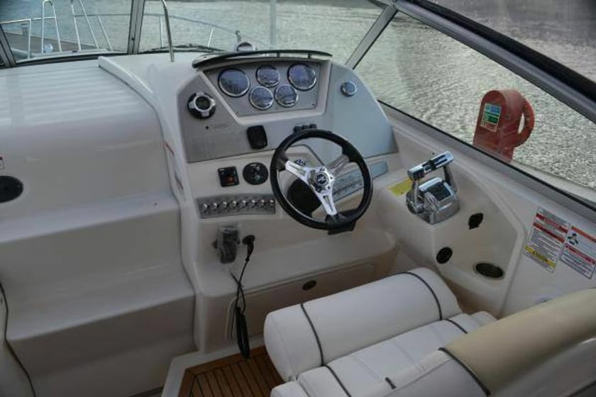 Motorboat 1 cabin 2 berths 8 guests 10.14 m Listing Number: #22350 4