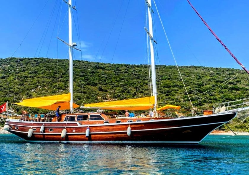 Cesme Gulet 4 cabin 8 berths 10 guests 30 m Listing Number: #22390