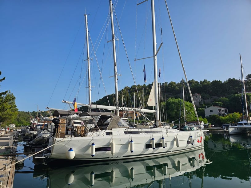 Skradin Sailboat 4 cabin 10 berths 10 guests 14.85 m Listing Number: #22403