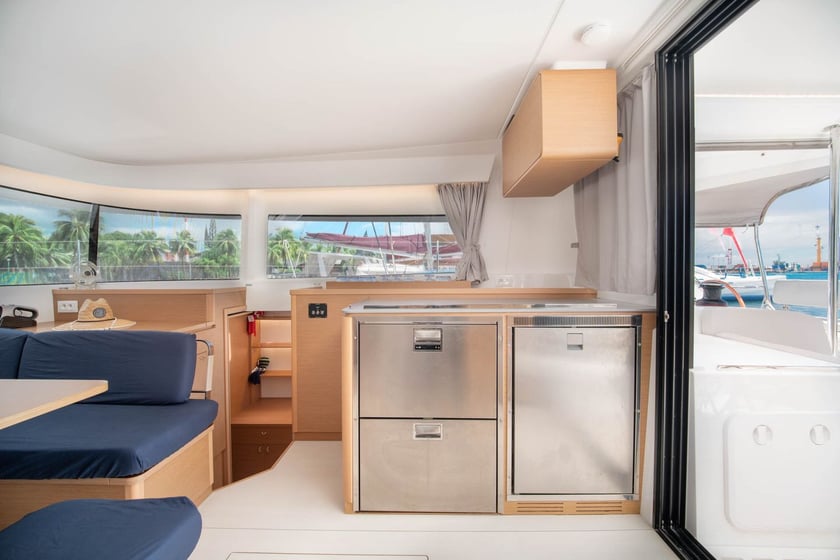 Papeete, Tahití Catamarán Cabina 4  8  literas 10  invitados 13.97 m Número de anuncio: #22409 3