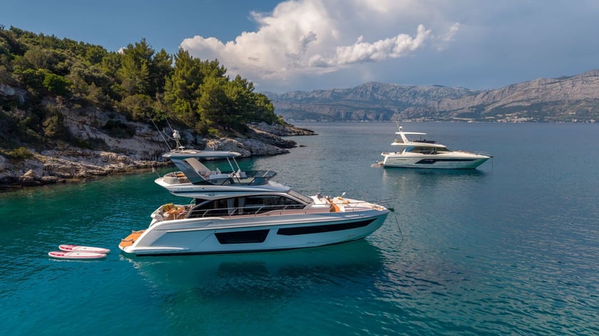 Split Yacht à moteur Cabine 3  Couchettes 6  Invités 6  16.78 m Numéro de l'annonce: #22421 4
