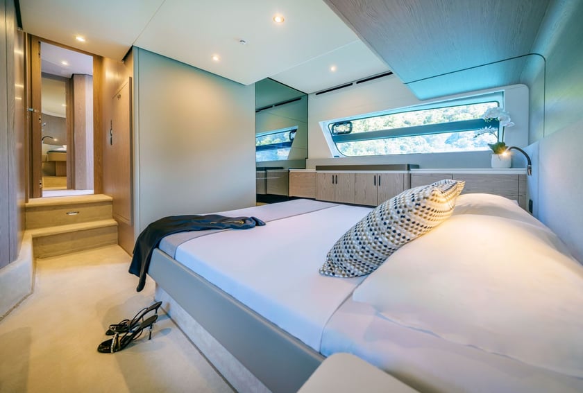 Split Yacht à moteur Cabine 3  Couchettes 6  Invités 6  16.78 m Numéro de l'annonce: #22421 3