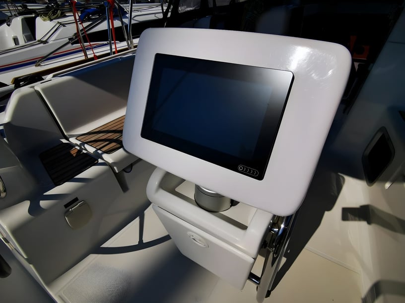 Pula Sailboat 3 cabin 6 berths 6 guests 12.76 m Listing Number: #22435 4