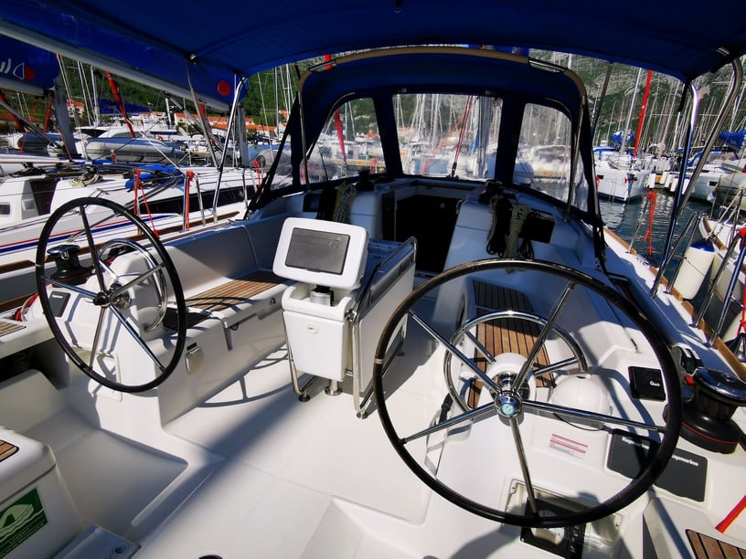 Pula Sailboat 3 cabin 6 berths 6 guests 12.76 m Listing Number: #22435 3