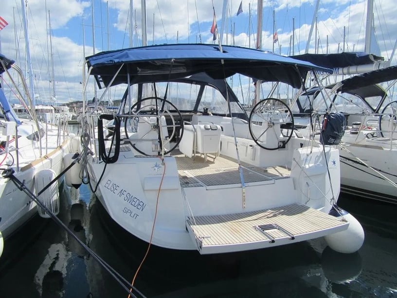 Punat Sailboat 5 cabin 12 berths 12 guests 15.75 m Listing Number: #22437