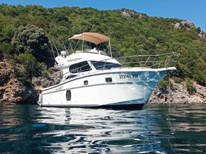 Pula Motorboat 3 cabin 6 berths 6 guests 13.63 m Listing Number: #22439