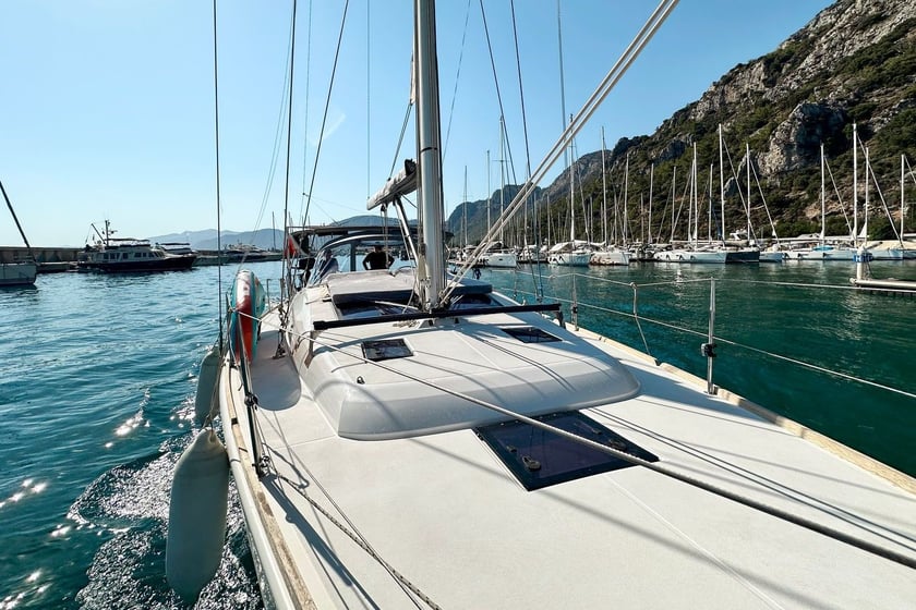 Bodrum Sailboat 3 cabin 6 berths 6 guests 12.35 m Listing Number: #22482 4