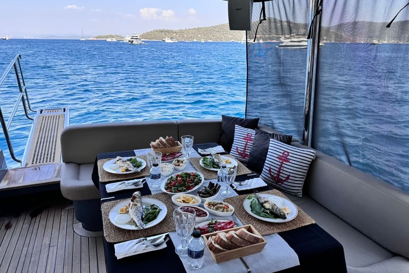 Beykoz Motoryat 3 kabin Konaklama 6 kişi Seyir 6 kişi 19 m İlan No: #22582 5