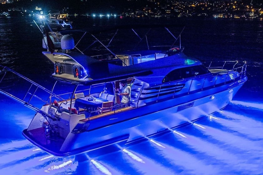 Kurucesme Yacht à moteur  Couchettes 4  Invités 10  17 m Numéro de l'annonce: #22583 4