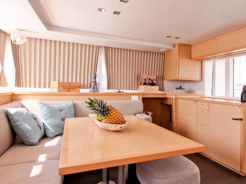 Naples Catamaran 4 cabin 8 berths 8 guests 13.61 m Listing Number: #22613 2