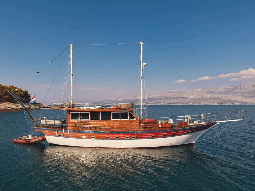 Split Gulet 4 cabin 8 berths 8 guests 23 m Listing Number: #22627