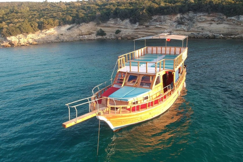 Izmir Gulet   12 guests 12 m Listing Number: #22641