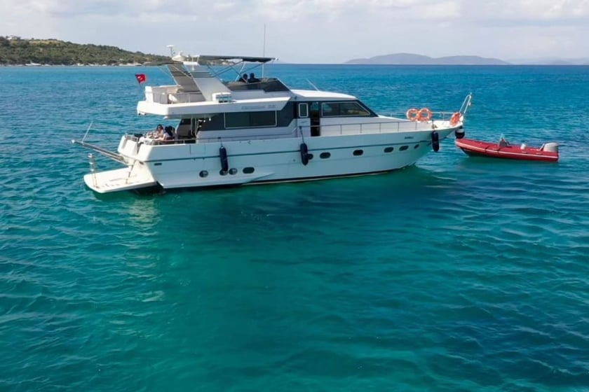 İzmir Motoryat 3 kabin Konaklama 8 kişi Seyir 12 kişi 21 m İlan No: #22645 5