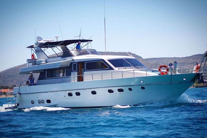 İzmir Motoryat 3 kabin Konaklama 8 kişi Seyir 12 kişi 21 m İlan No: #22645 4