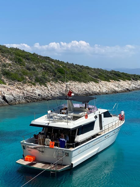 Cesme Yacht à moteur Cabine 2  Couchettes 6  Invités 12  18 m Numéro de l'annonce: #22648 2