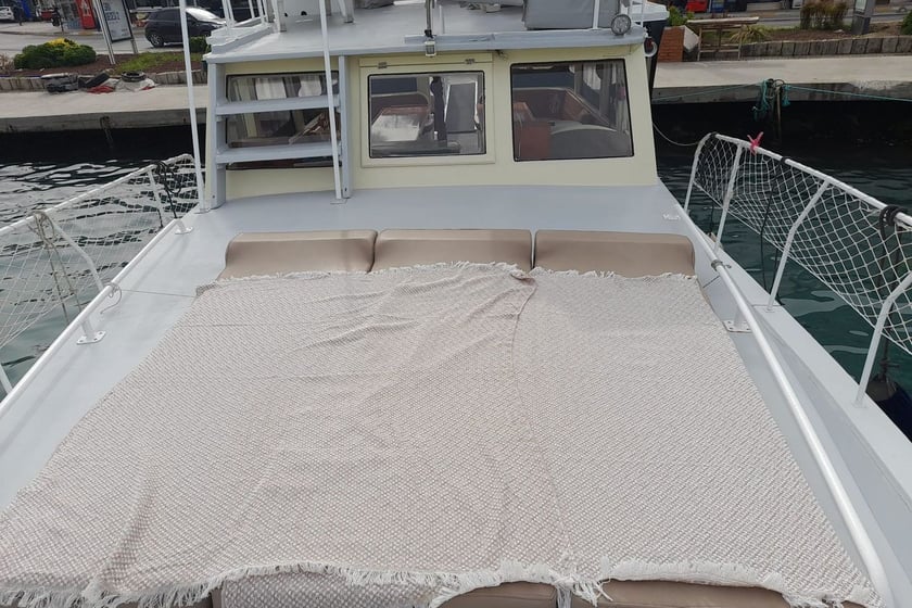 Ayvalik Motor Yacht   12 guests 13 m Listing Number: #22649 3