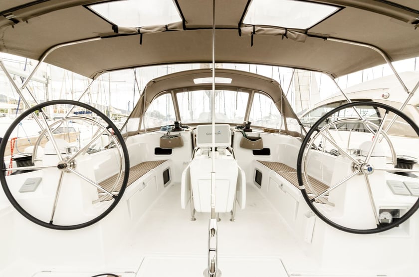 Corfú Velero Cabina 6  12  literas 12  invitados 15.75 m Número de anuncio: #22677