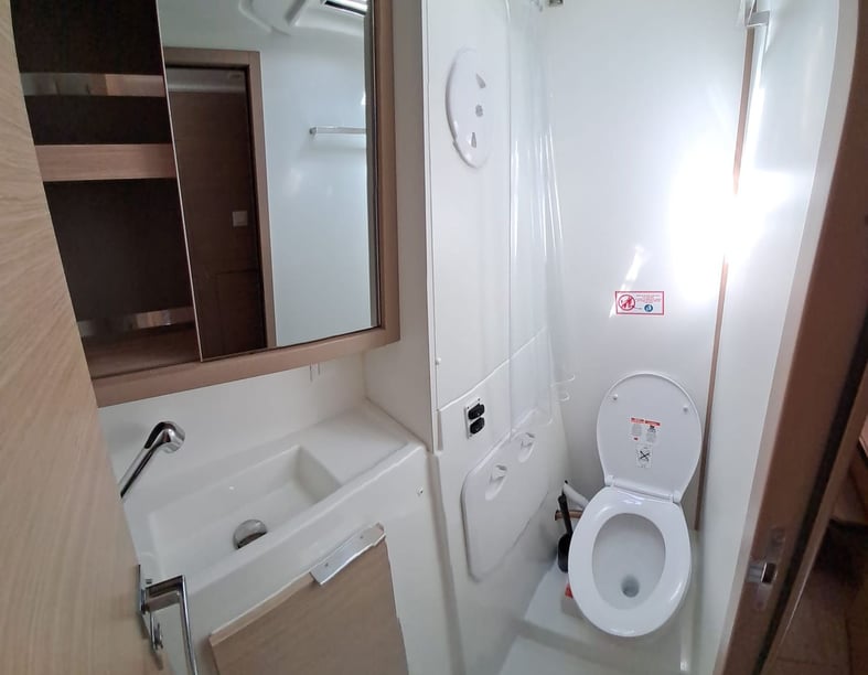 Propriano Catamaran Cabine 4  10  slaapplaatsen 10  gasten 11.74 m Lijstnummer: #22690 4