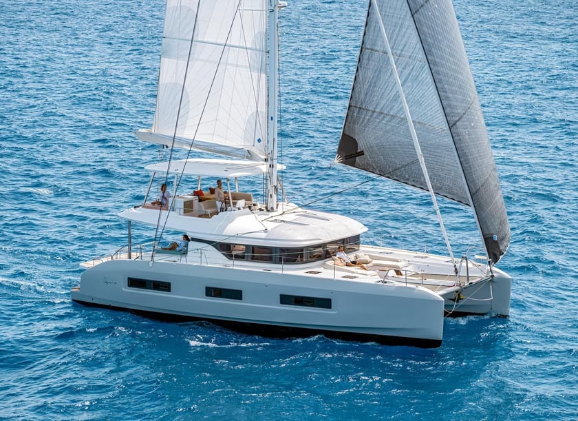 Split Catamaran 5 cabin 10 berths 10 guests 16.9 m Listing Number: #22693