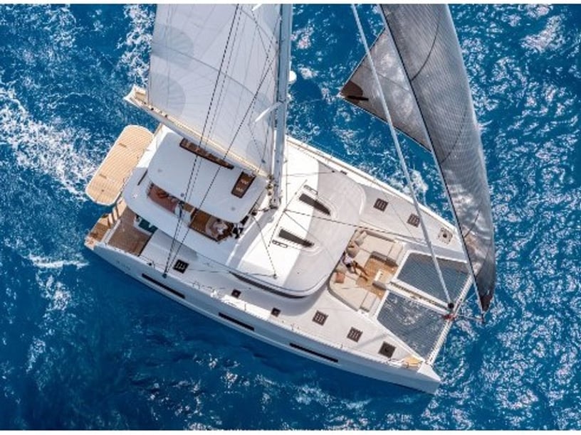 Split Catamaran 7 cabin 12 berths 12 guests 16.9 m Listing Number: #22693