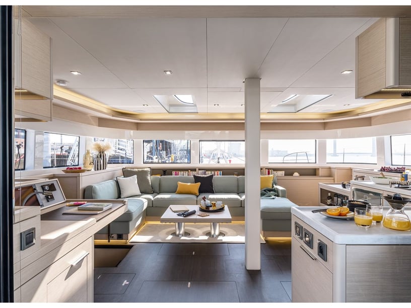 Split Catamaran 7 cabin 12 berths 12 guests 16.9 m Listing Number: #22693 4