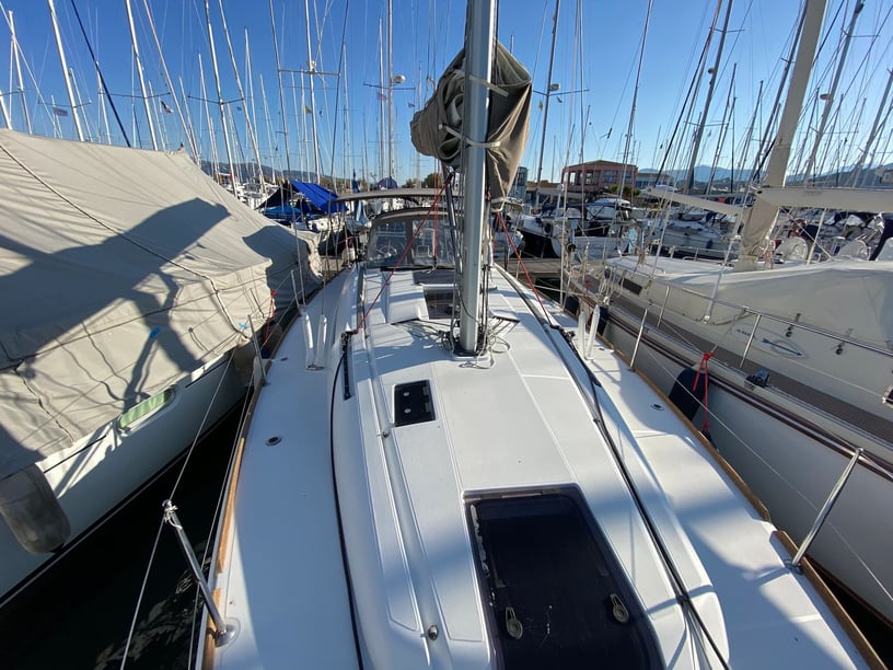 Lavrion Zeilboot Cabine 3  8  slaapplaatsen 8  gasten 12.76 m Lijstnummer: #22722 5