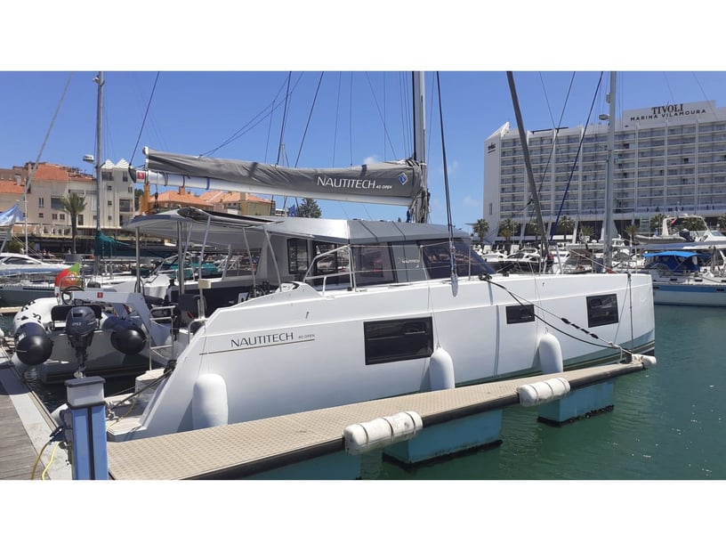 Punat Catamaran 4 cabin 8 berths 8 guests 11.99 m Listing Number: #22731