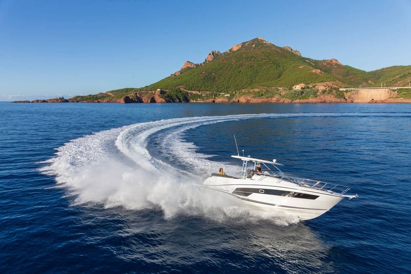 Dubrovnik Motorboat 2 cabin 3 berths 8 guests 10.93 m Listing Number: #22747 5