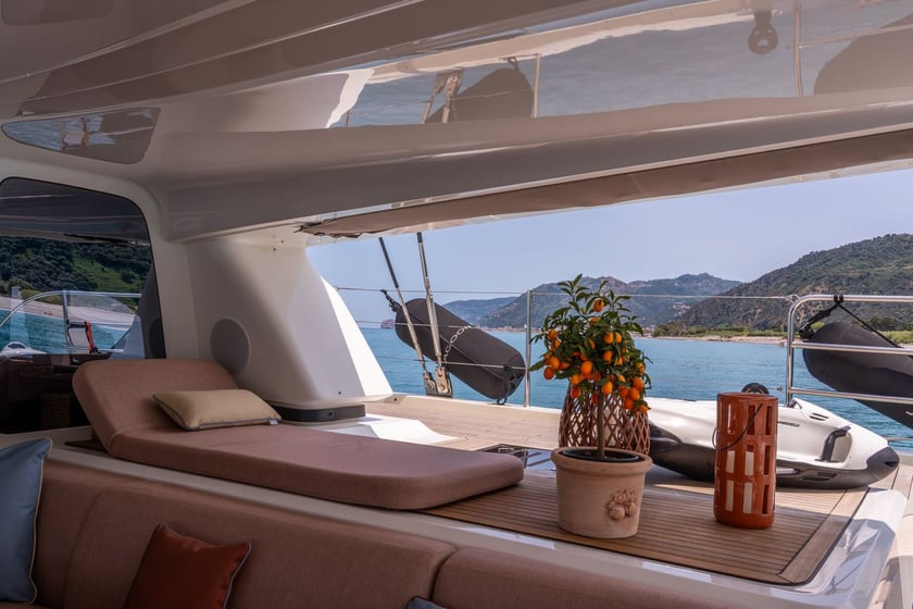 Olbia Catamarán Cabina 5  11  literas 10  invitados 20.55 m Número de anuncio: #22754 4