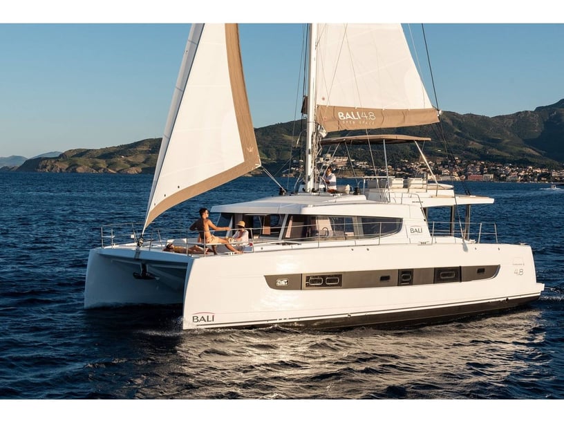 Paros Catamaran 6 cabin 12 berths 11 guests 14.82 m Listing Number: #22776