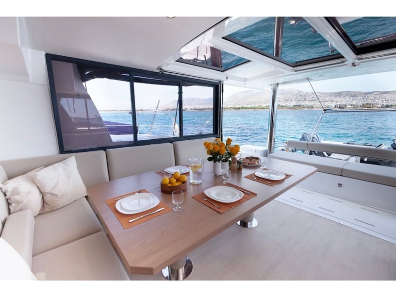Paros Catamarán Cabina 6  12  literas 11  invitados 14.82 m Número de anuncio: #22776 2