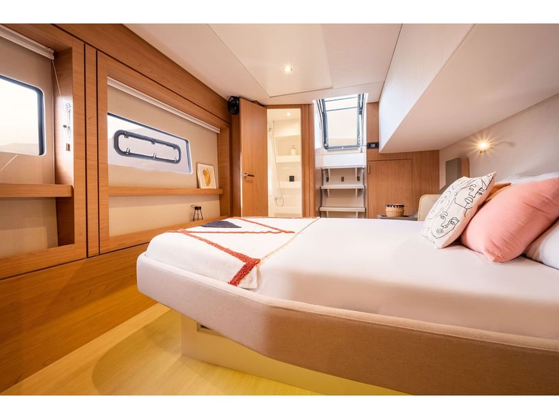 Paros Catamaran 6 cabin 12 berths 11 guests 14.82 m Listing Number: #22776 2