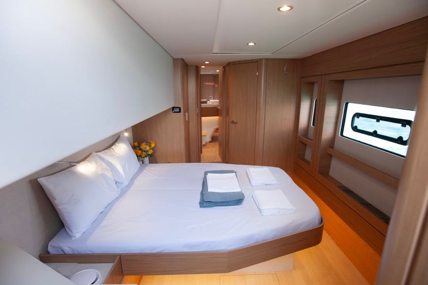 Paros Catamarán Cabina 6  12  literas 11  invitados 14.82 m Número de anuncio: #22776 5