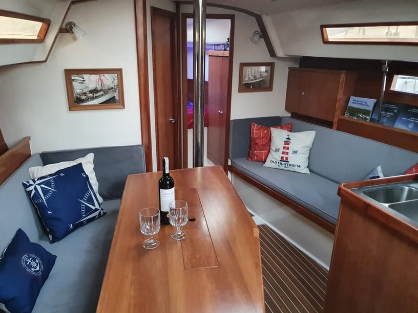 Gdansk Sailboat 3 cabin 6 berths 6 guests 10.22 m Listing Number: #22791 2